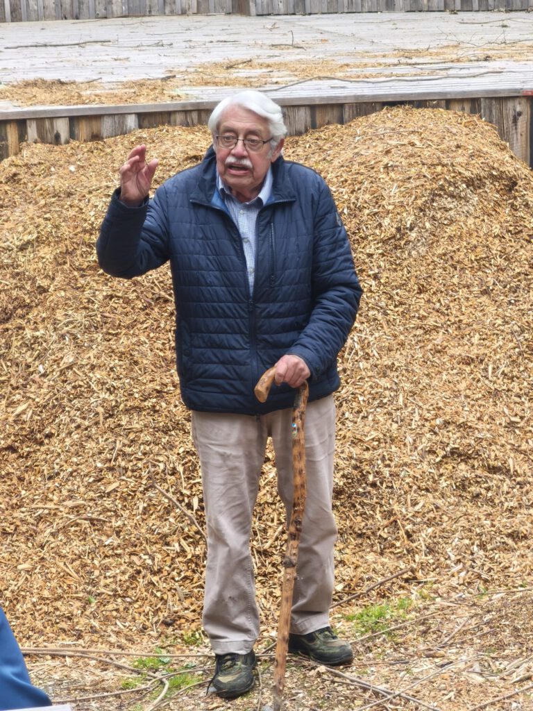 Werner Perlinger bei seinen interesanten Erzählungen.